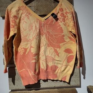 Studio For Liz Clairbone Floral V-Neck Sweater - Peach and Coral